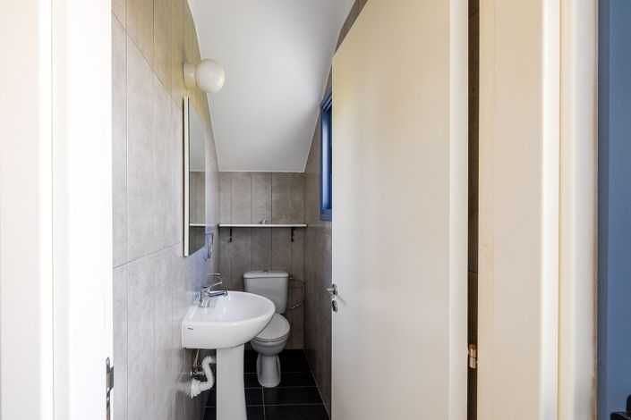 Image No.17-4 Bed House for sale