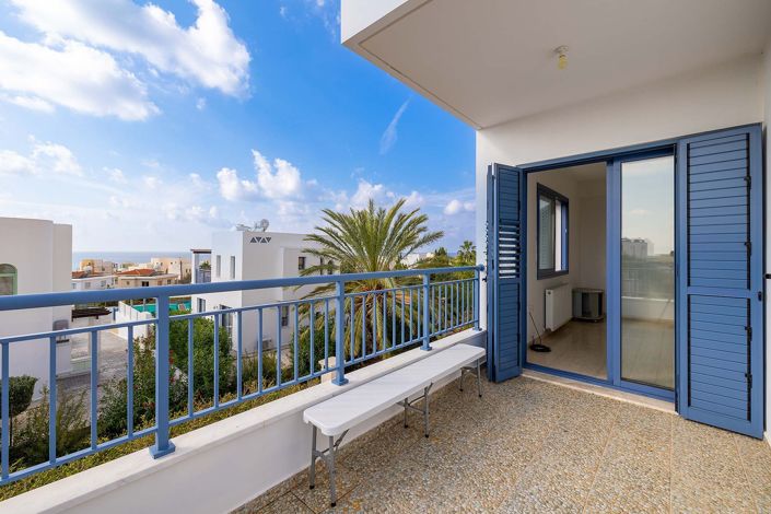 Image No.20-4 Bed House for sale