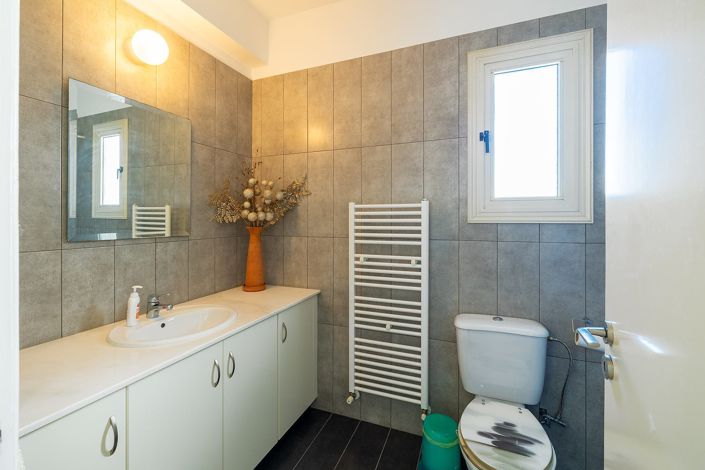 Image No.9-4 Bed House for sale