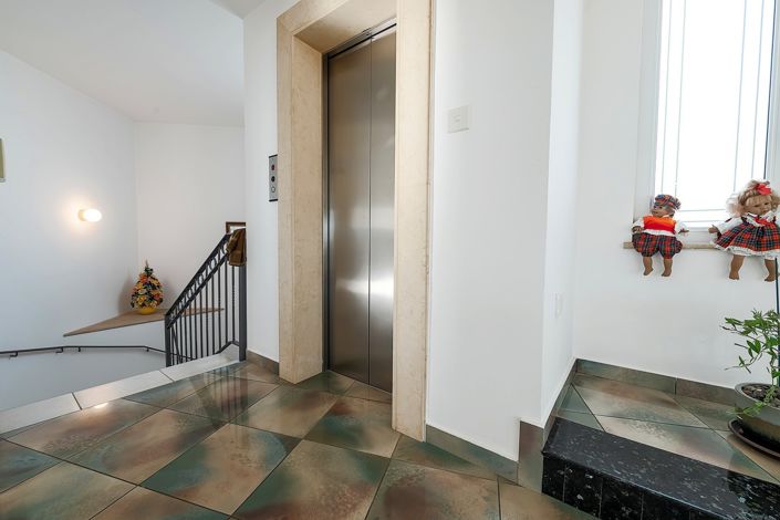 Image No.19-5 Bed Villa for sale