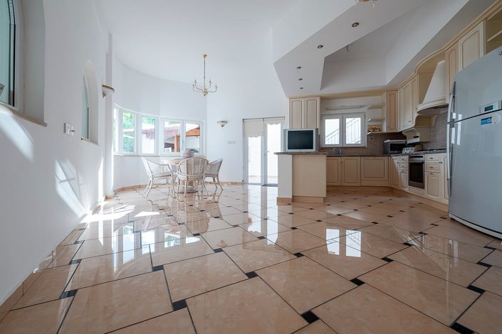 Image No.9-5 Bed Villa for sale