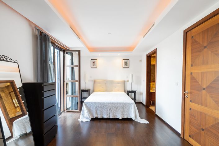 Image No.11-3 Bed Apartment for sale