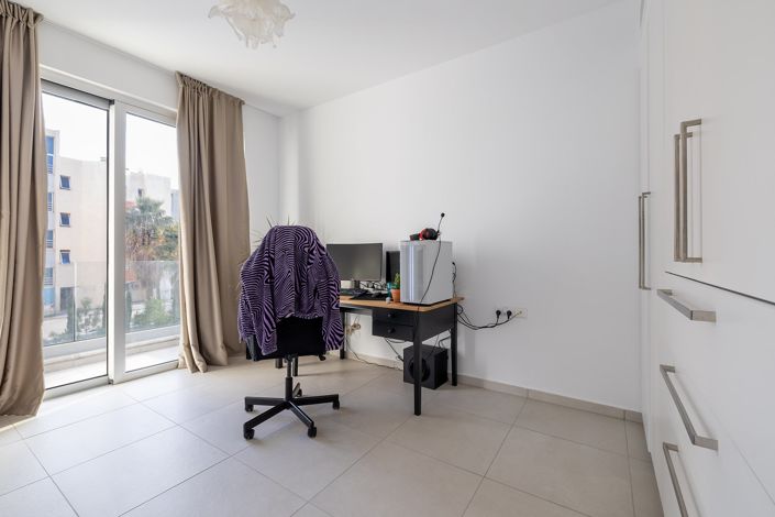 Image No.12-2 Bed Apartment for sale