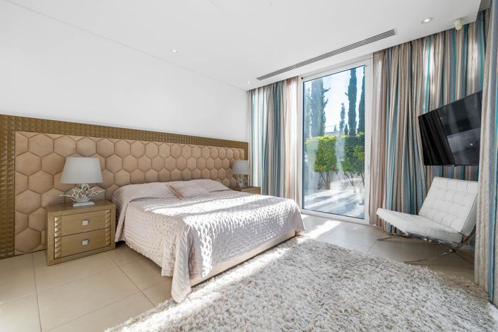 Image No.18-4 Bed Villa for sale