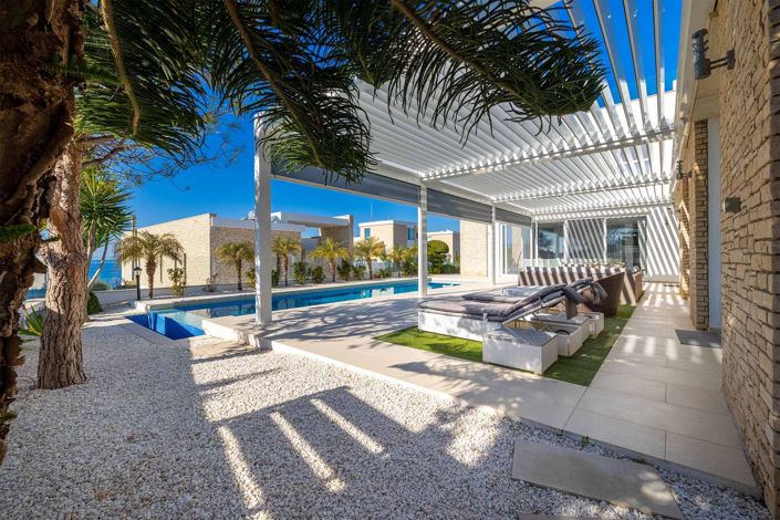 Image No.2-4 Bed Villa for sale