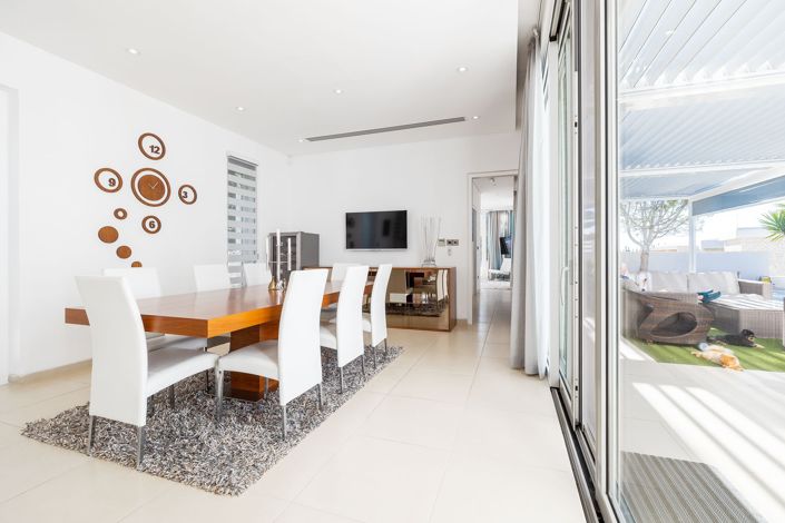 Image No.9-4 Bed Villa for sale