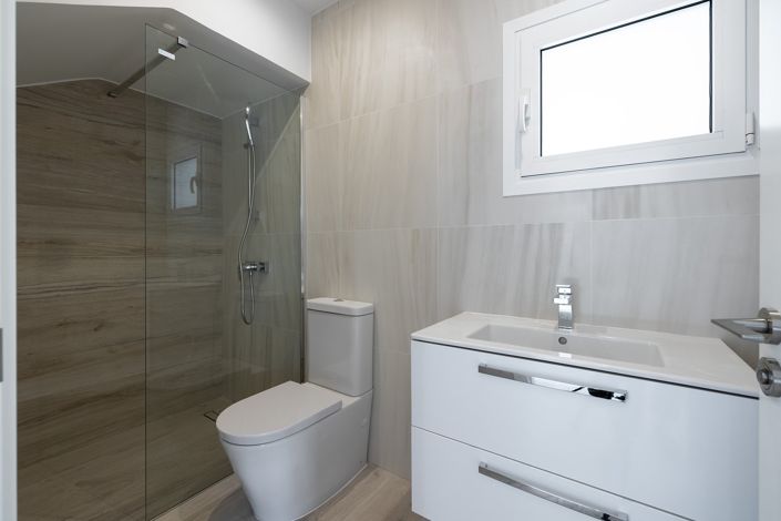 Image No.10-4 Bed House for sale