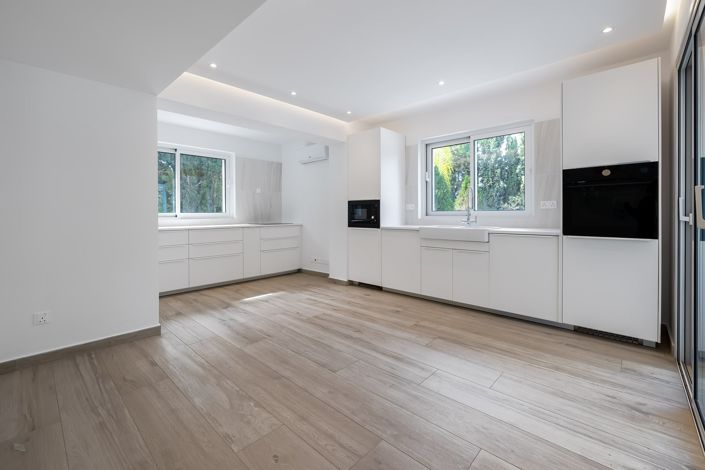 Image No.11-4 Bed House for sale