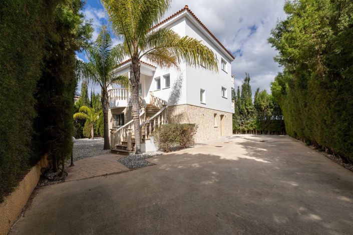 Image No.2-4 Bed House for sale