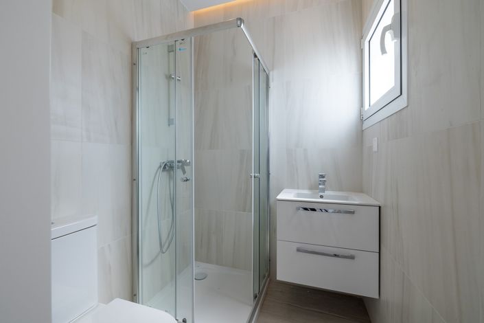 Image No.24-4 Bed House for sale