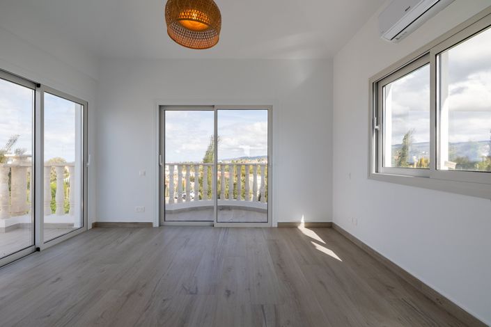 Image No.25-4 Bed House for sale