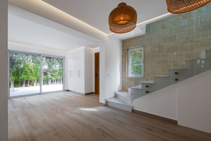 Image No.7-4 Bed House for sale