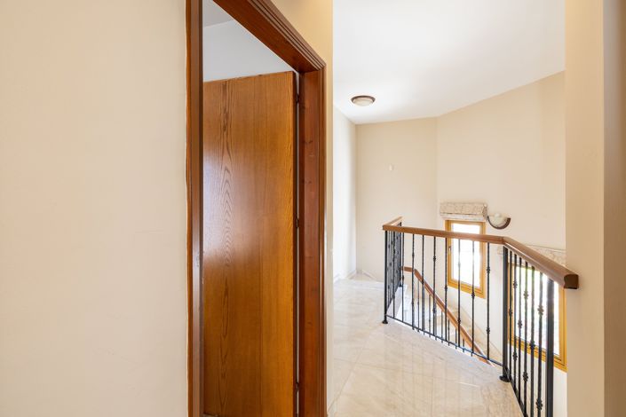 Image No.22-5 Bed House for sale