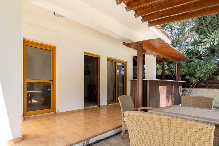 Image No.6-5 Bed House for sale