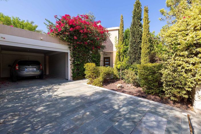 Image No.24-5 Bed House for sale