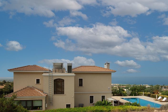 Image No.1-5 Bed House for sale