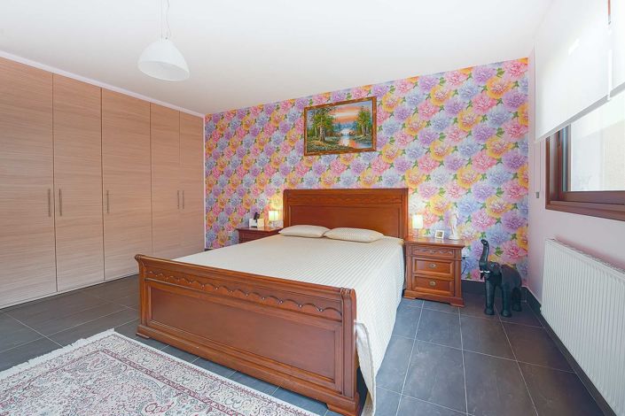 Image No.12-5 Bed House for sale