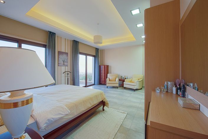 Image No.17-5 Bed House for sale