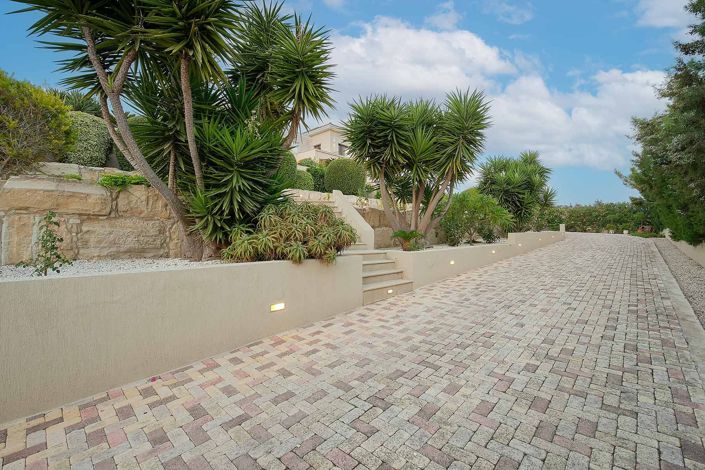 Image No.26-5 Bed House for sale