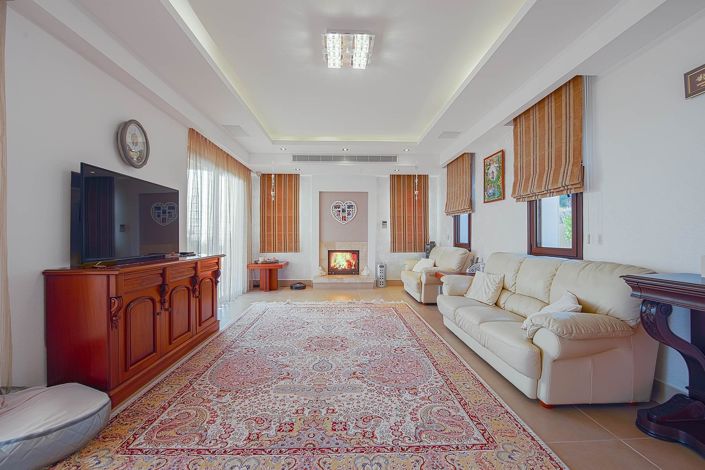 Image No.4-5 Bed House for sale