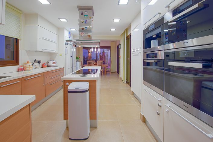 Image No.6-5 Bed House for sale