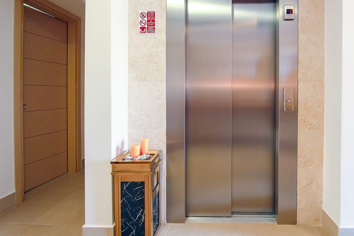 Image No.9-5 Bed House for sale