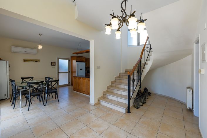 Image No.17-3 Bed House for sale