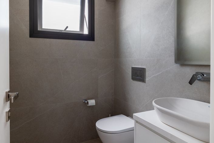 Image No.10-4 Bed House for sale