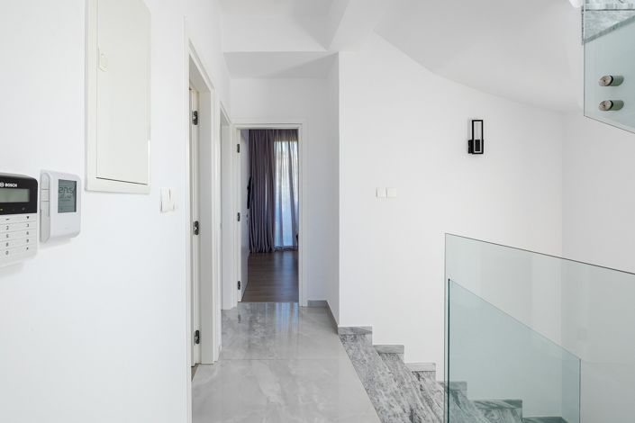 Image No.16-4 Bed House for sale