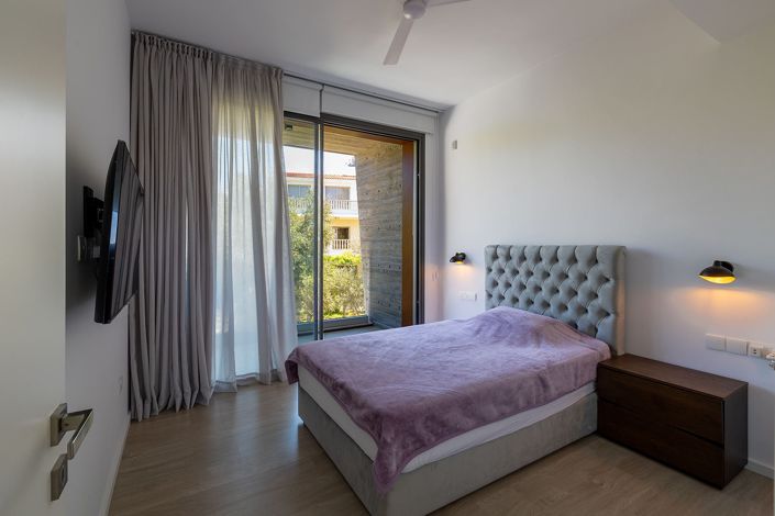 Image No.17-4 Bed House for sale