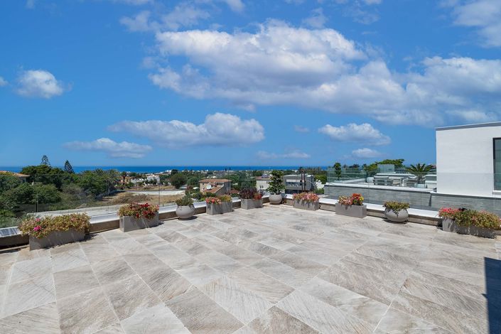 Image No.20-4 Bed House for sale