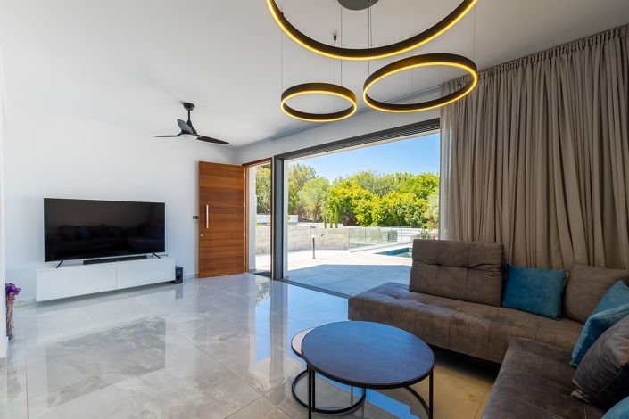 Image No.3-4 Bed House for sale