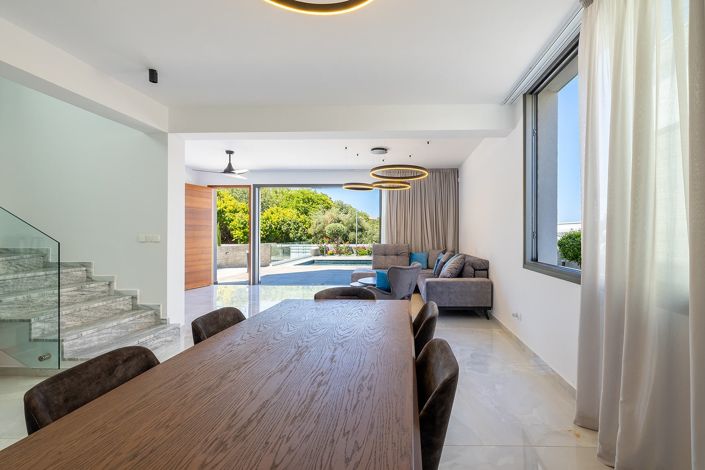 Image No.4-4 Bed House for sale