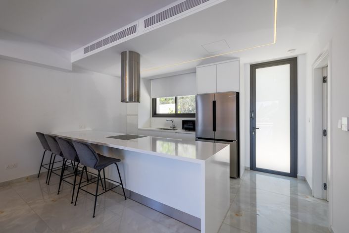 Image No.8-4 Bed House for sale