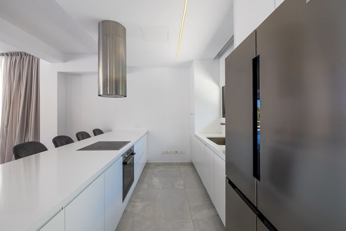 Image No.9-4 Bed House for sale