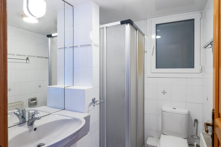 Image No.22-4 Bed House for sale