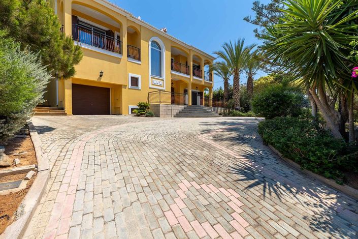 Image No.30-4 Bed House for sale