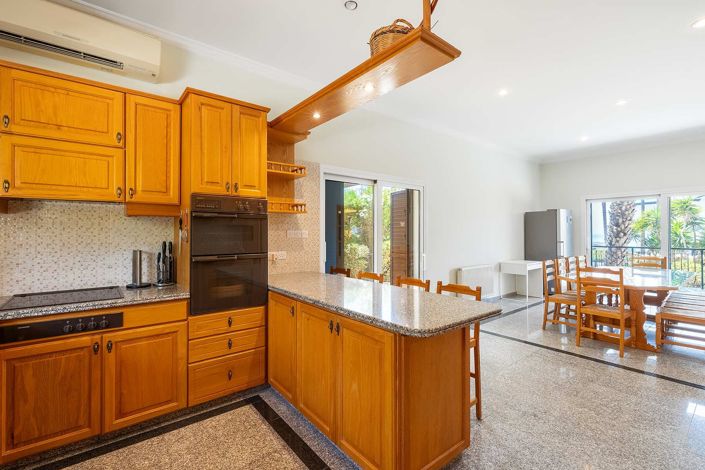 Image No.6-4 Bed House for sale