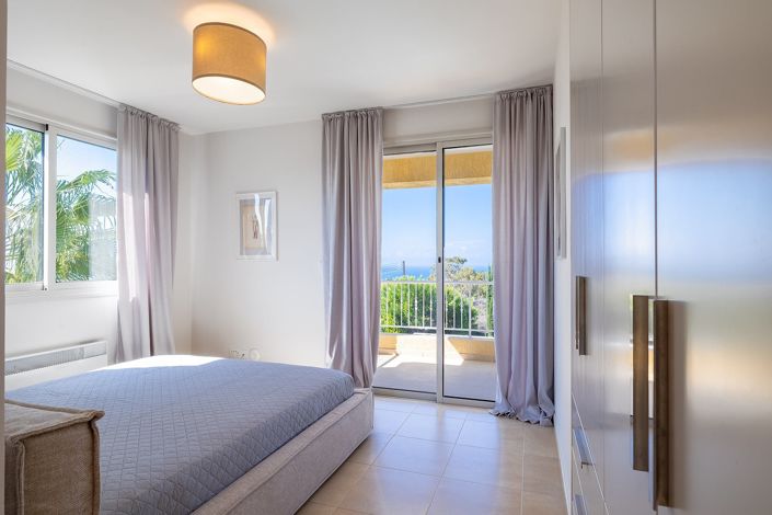 Image No.13-4 Bed House for sale