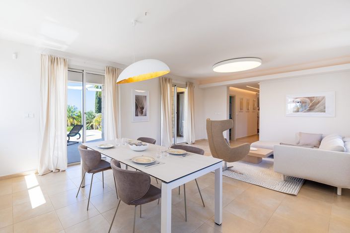 Image No.3-4 Bed House for sale