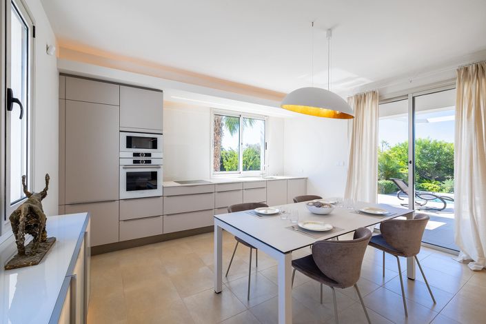 Image No.5-4 Bed House for sale