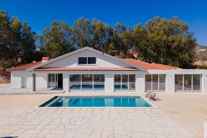 Image No.2-6 Bed House for sale