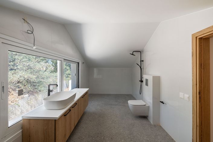 Image No.23-6 Bed House for sale