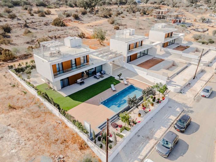 Image No.1-4 Bed House for sale