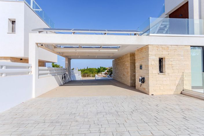 Image No.10-4 Bed House for sale