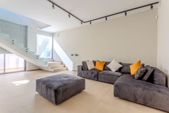 Image No.19-4 Bed House for sale