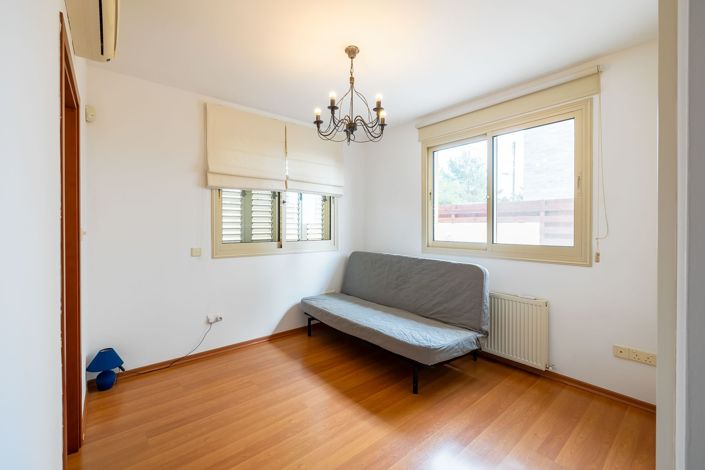 Image No.14-5 Bed House for sale