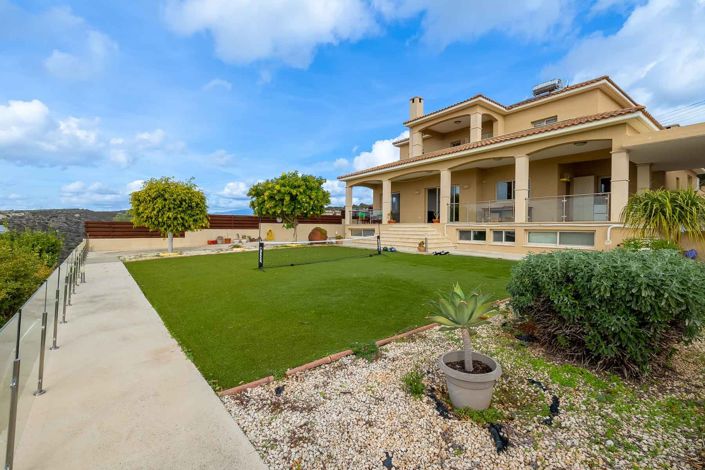 Image No.2-5 Bed House for sale