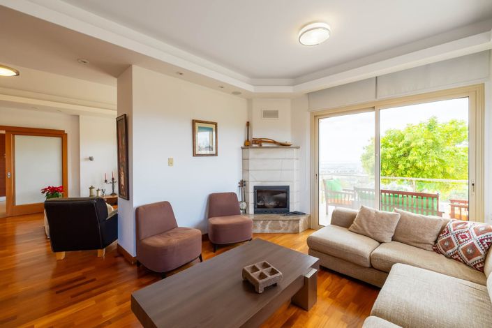 Image No.3-5 Bed House for sale