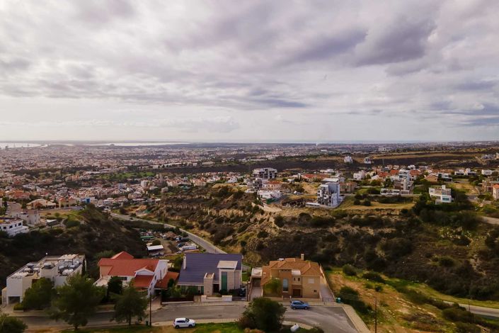 Image No.30-5 Bed House for sale